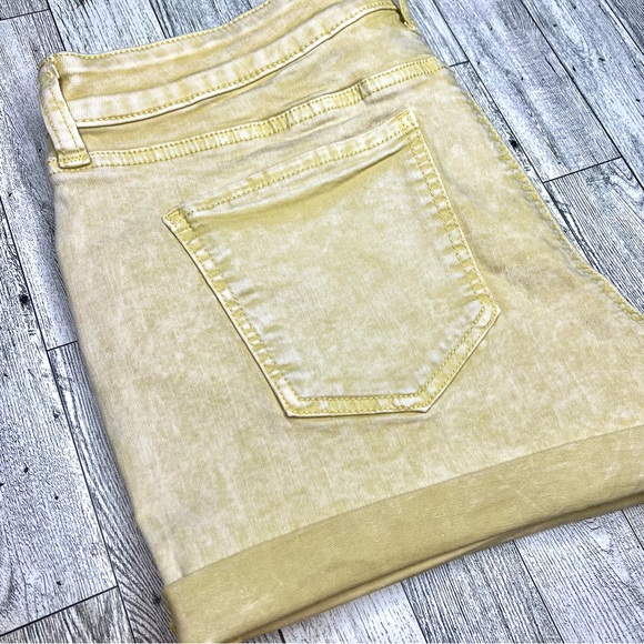 SO Brand Yellow Acid Wash Stretch Denim Shortie Shorts Low Rise Rolled Hems NWT - Picture 4 of 6